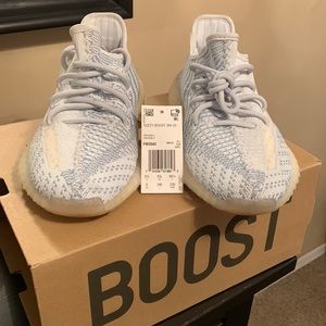 Yeezy boost 350 V2 cloud white non-reflective